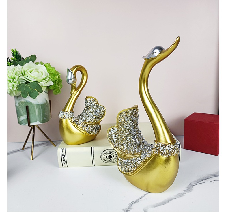 European Couple Swan Decoration Creative Resin Crafts Living Room TV Cabinet Hallway Decorations Wedding Gift