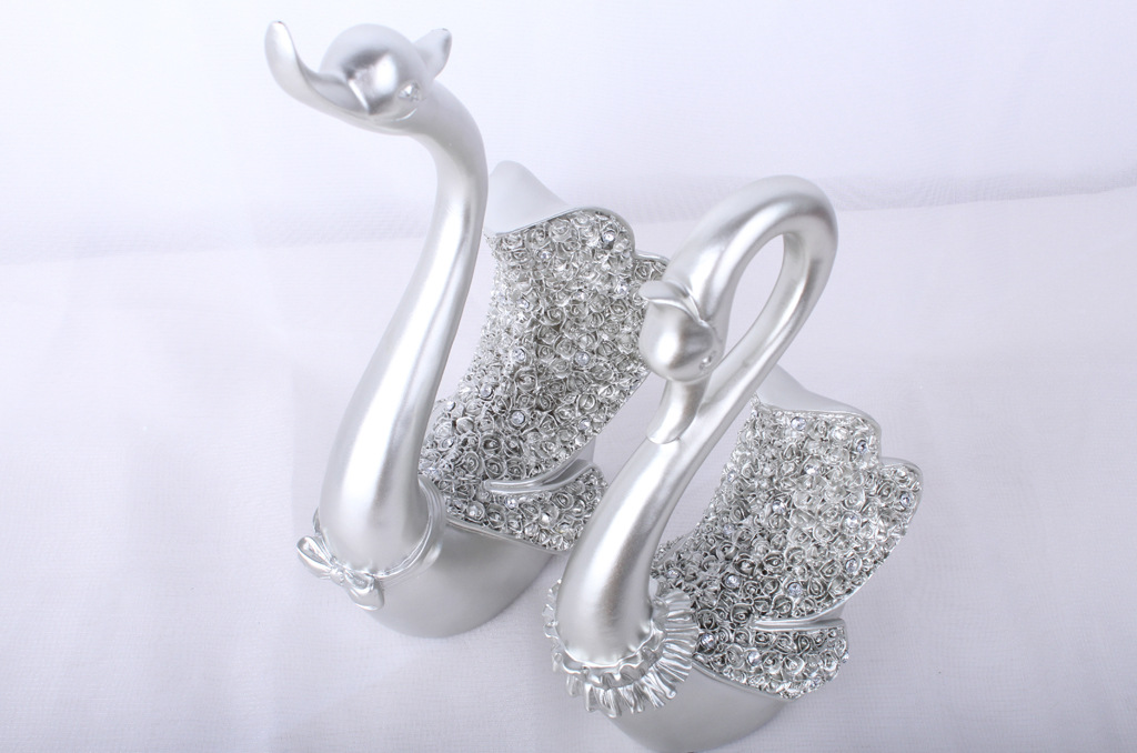 Resin Decorations Crafts European Couple Swan Home Decorations Wedding Gifts Wine Cabinet Decorations Resin Decorations Crafts European Couple Swan Home Decorations Wedding Gifts Wine Cabinet Decorations