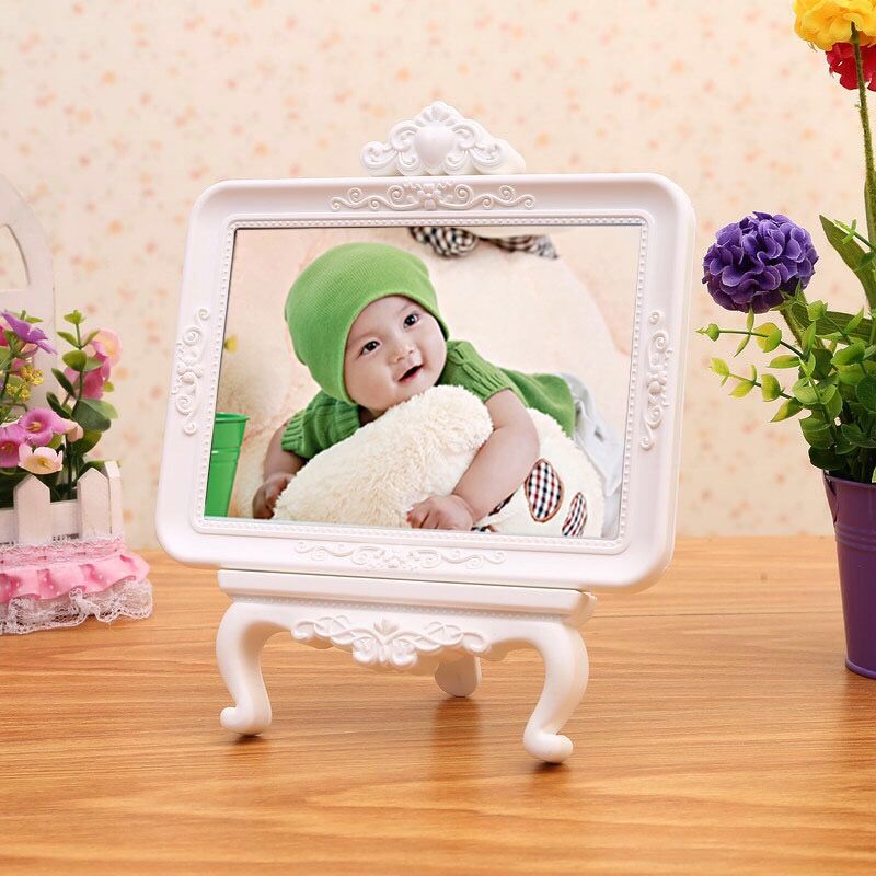 European-Style Painting with Photo Frame Haotao Photo Frame Ht1111 Easel 7-Inch (White)