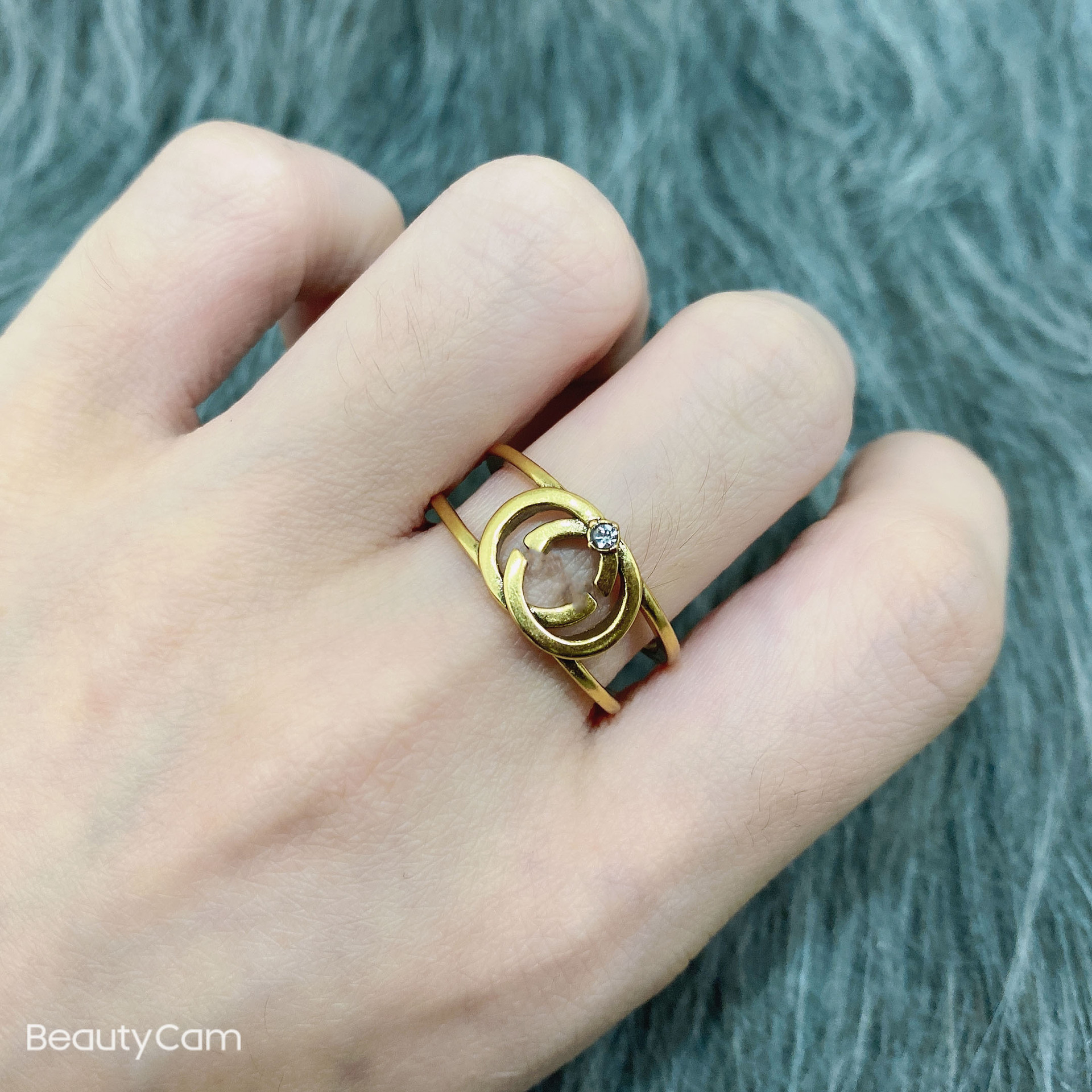 Gujia Best-Selling New Type Pairs of G Vintage Ring Internet Hot Star with the Same Type Couple Couple Rings Simple and Elegant Butterfly Ring