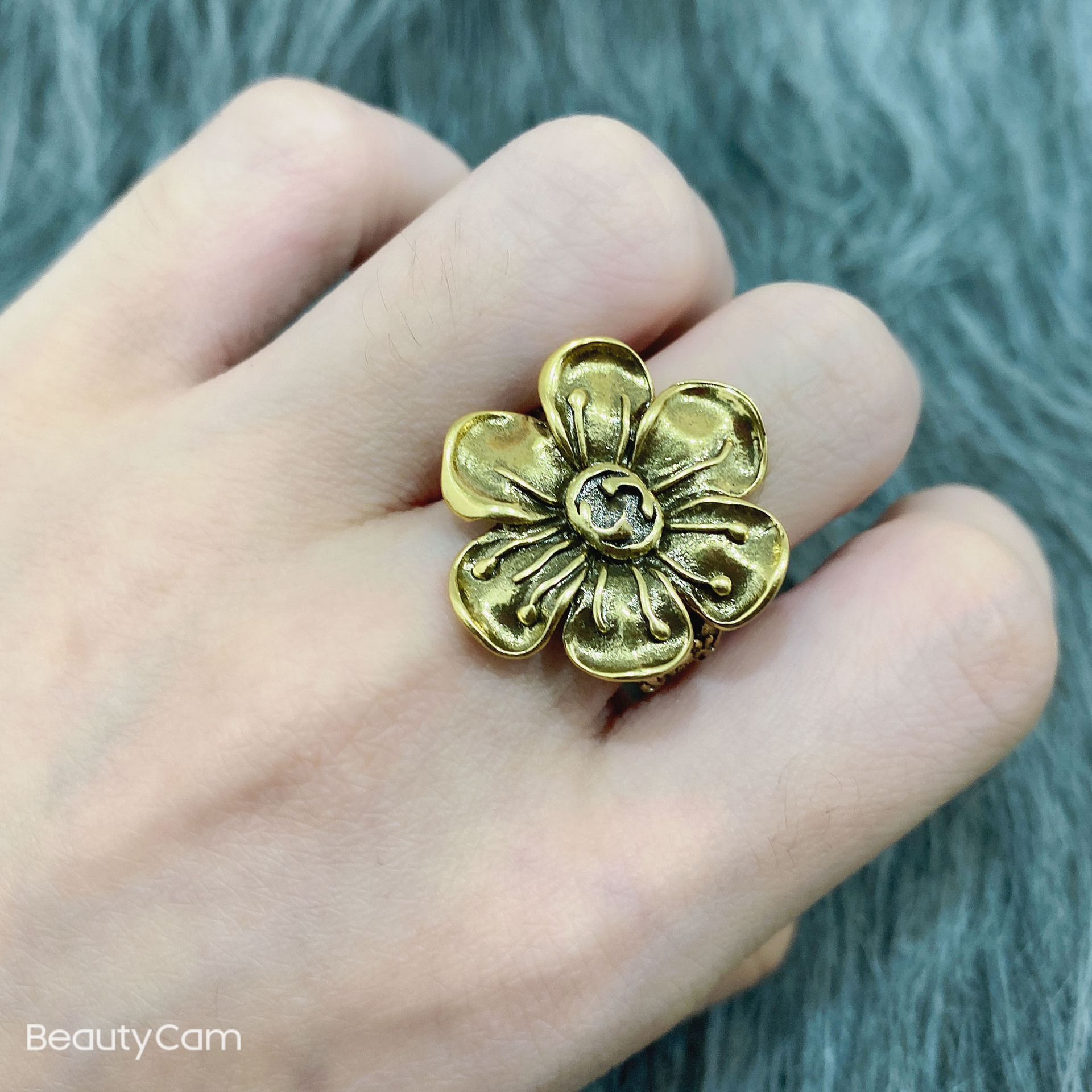 Gujia Best-Selling New Type Pairs of G Vintage Ring Internet Hot Star with the Same Type Couple Couple Rings Simple and Elegant Butterfly Ring