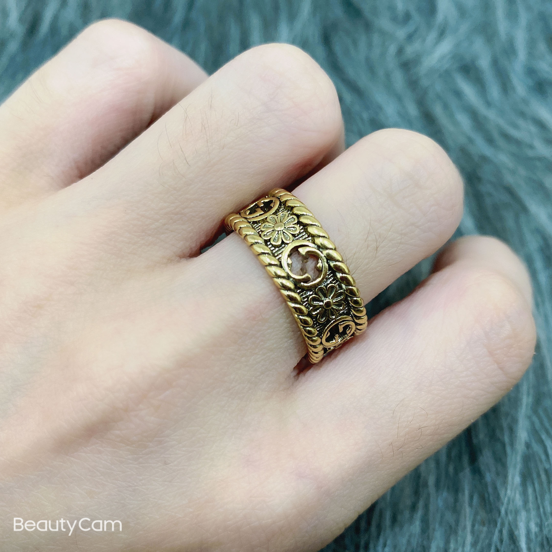 Gujia Best-Selling New Type Pairs of G Vintage Ring Internet Hot Star with the Same Type Couple Couple Rings Simple and Elegant Butterfly Ring