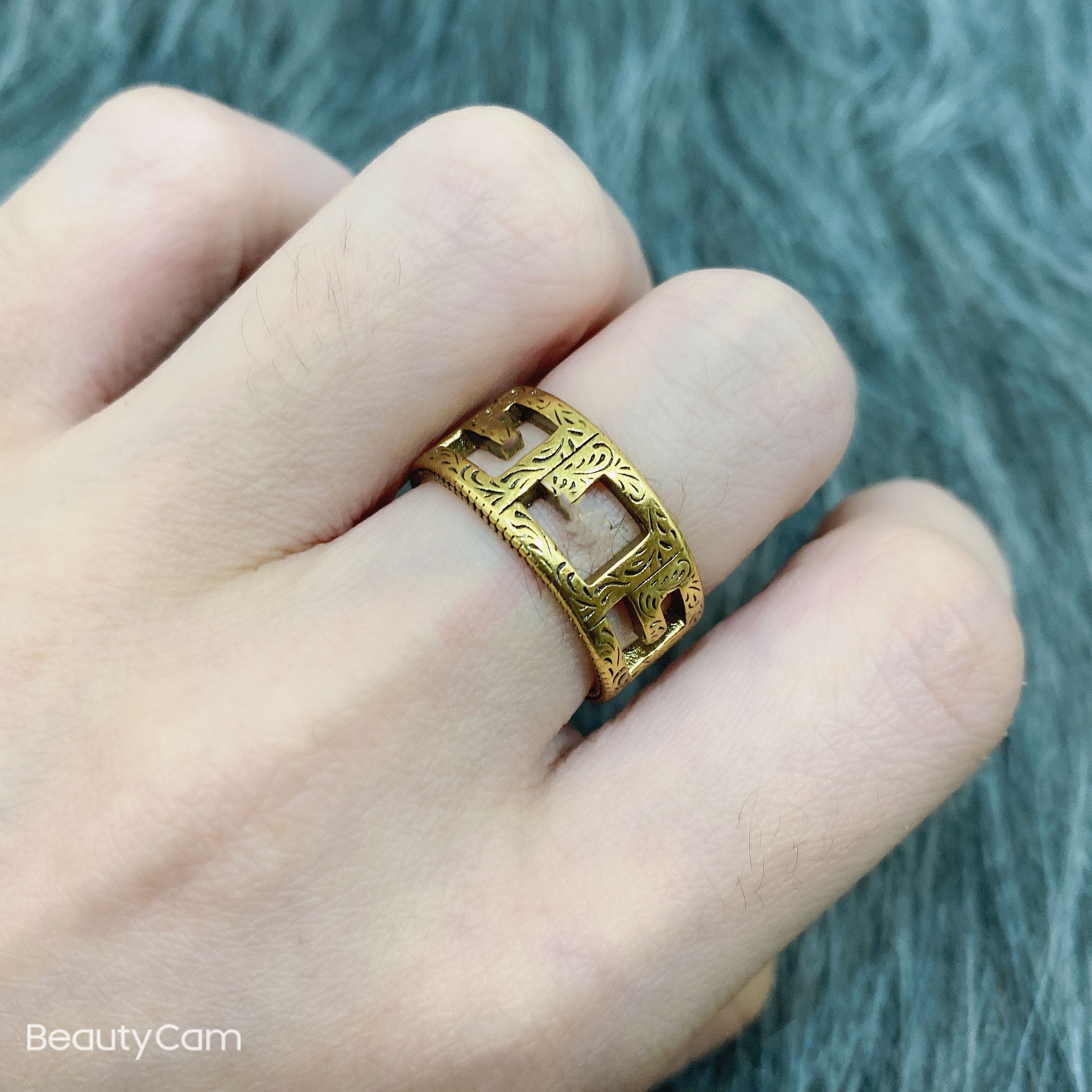 Gujia Best-Selling New Type Pairs of G Vintage Ring Internet Hot Star with the Same Type Couple Couple Rings Simple and Elegant Butterfly Ring