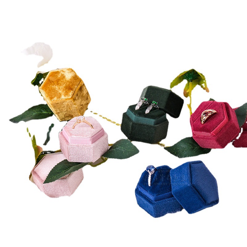 Deqi French Velvet High-End Romantic Ring Packing Box Jewelry Hexagonal Wedding Couple Rings Jewelry Box Ring Box