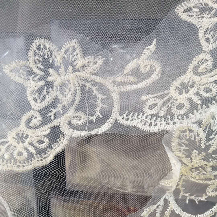 Factory Direct Supply Bride Cheap Veil Single Layer Lace Embroidery 1.5 Mignon Maimai Secret Net Wedding Gift Red Veil