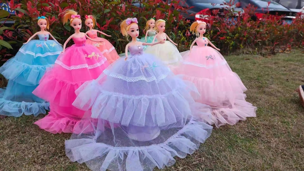 New 40cm Ddung Barbie Wedding Doll Keychain Big Lace Doll Pendant Children's Toy New 40cm Ddung Barbie Wedding Doll Keychain Big Lace Doll Pendant Children's Toy