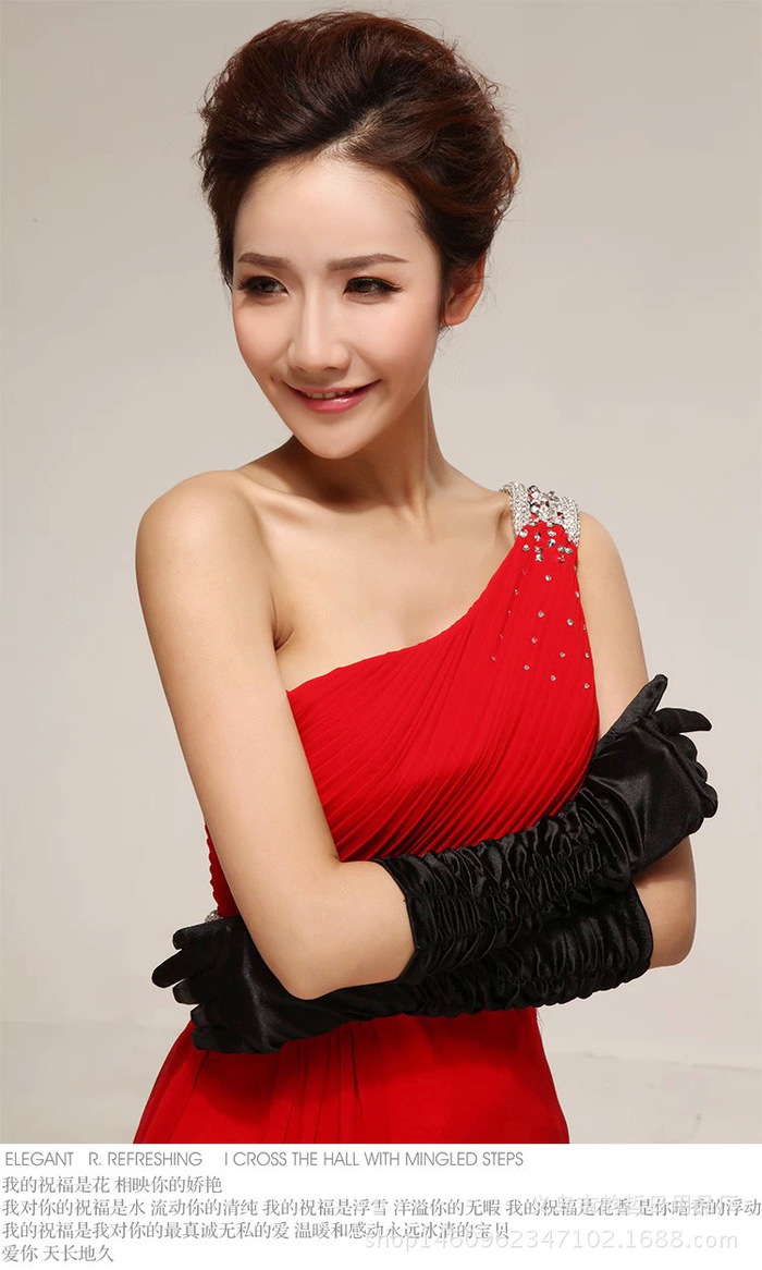 Long - term bride wedding bag refers to the wedding dress of gloves.