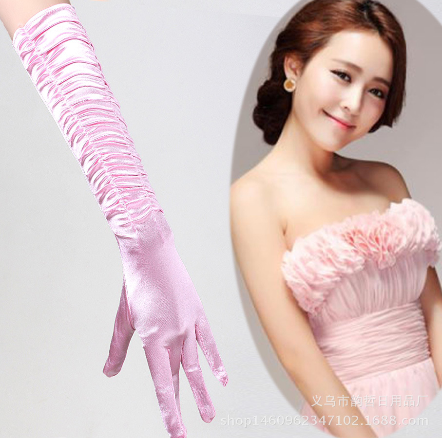 Long - term bride wedding bag refers to the wedding dress of gloves.