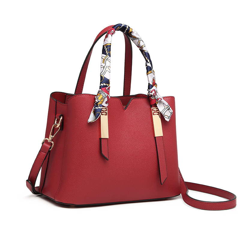 Small 2021 Spring New Women&#039;s Bag Bag Bride Red Mother Bag Shoulder wedding Bag