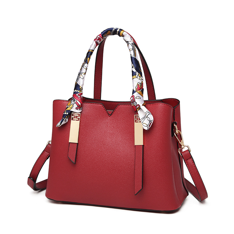 Small 2021 Spring New Women&#039;s Bag Bag Bride Red Mother Bag Shoulder wedding Bag