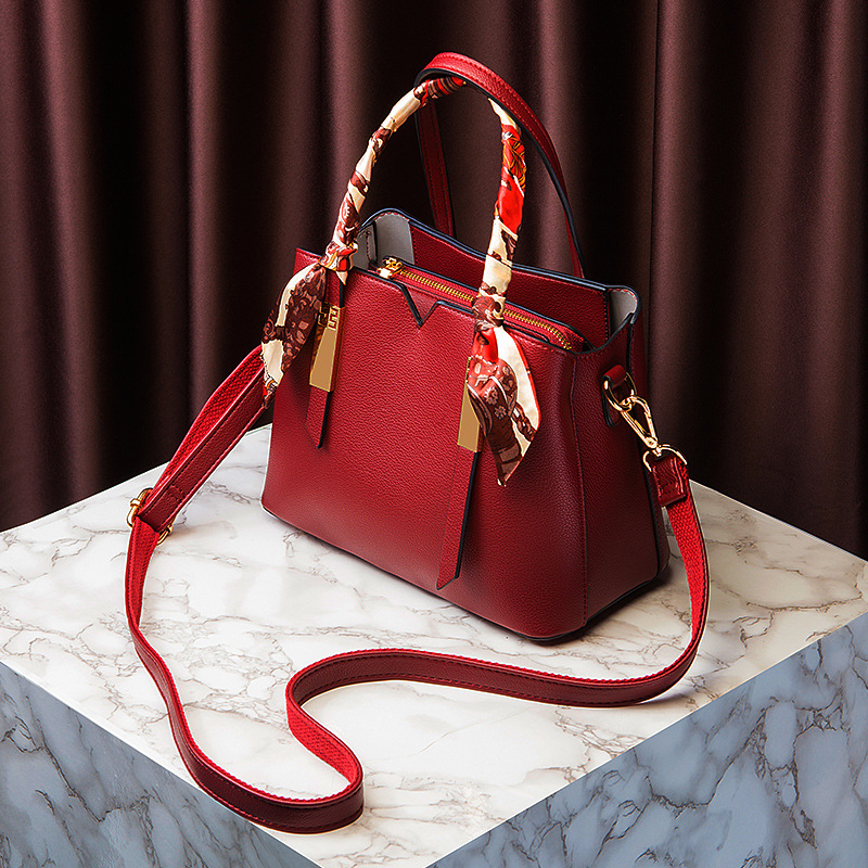 Red Wedding Bag Bridal Bag Women&#039;s Bag Mother 2021 New Handbag for Middle-Aged People Large Capacity Shoulder Messenger Bag