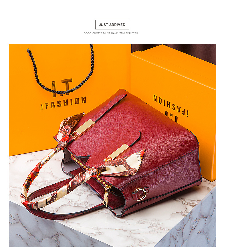 Red Wedding Bag Bridal Bag Women's Bag Mother 2021 New Handbag for Middle-Aged People Large Capacity Shoulder Messenger Bag