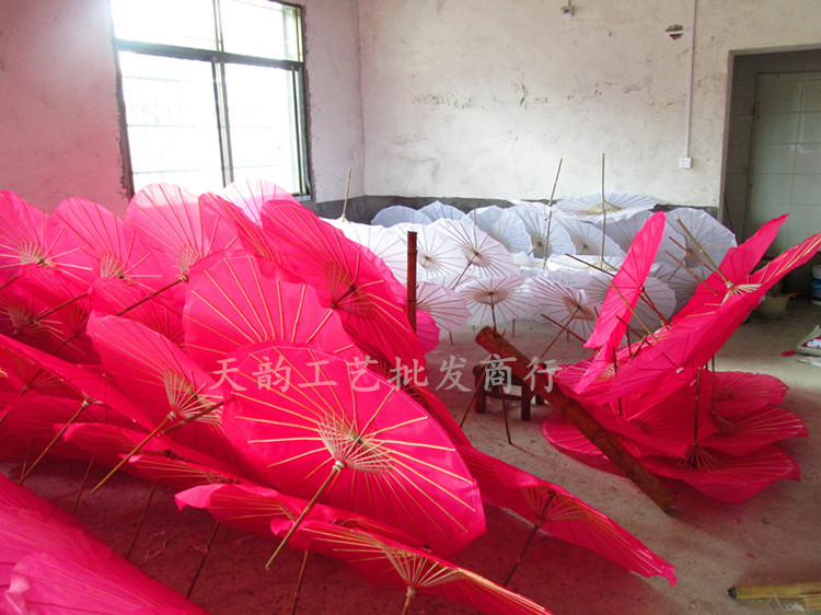 Tianyun Craft Umbrella Wholesale Photography Wedding Props Ceiling Decoration Dancing Handmade Umbrella Classical Silk Cloth Dance Umbrella