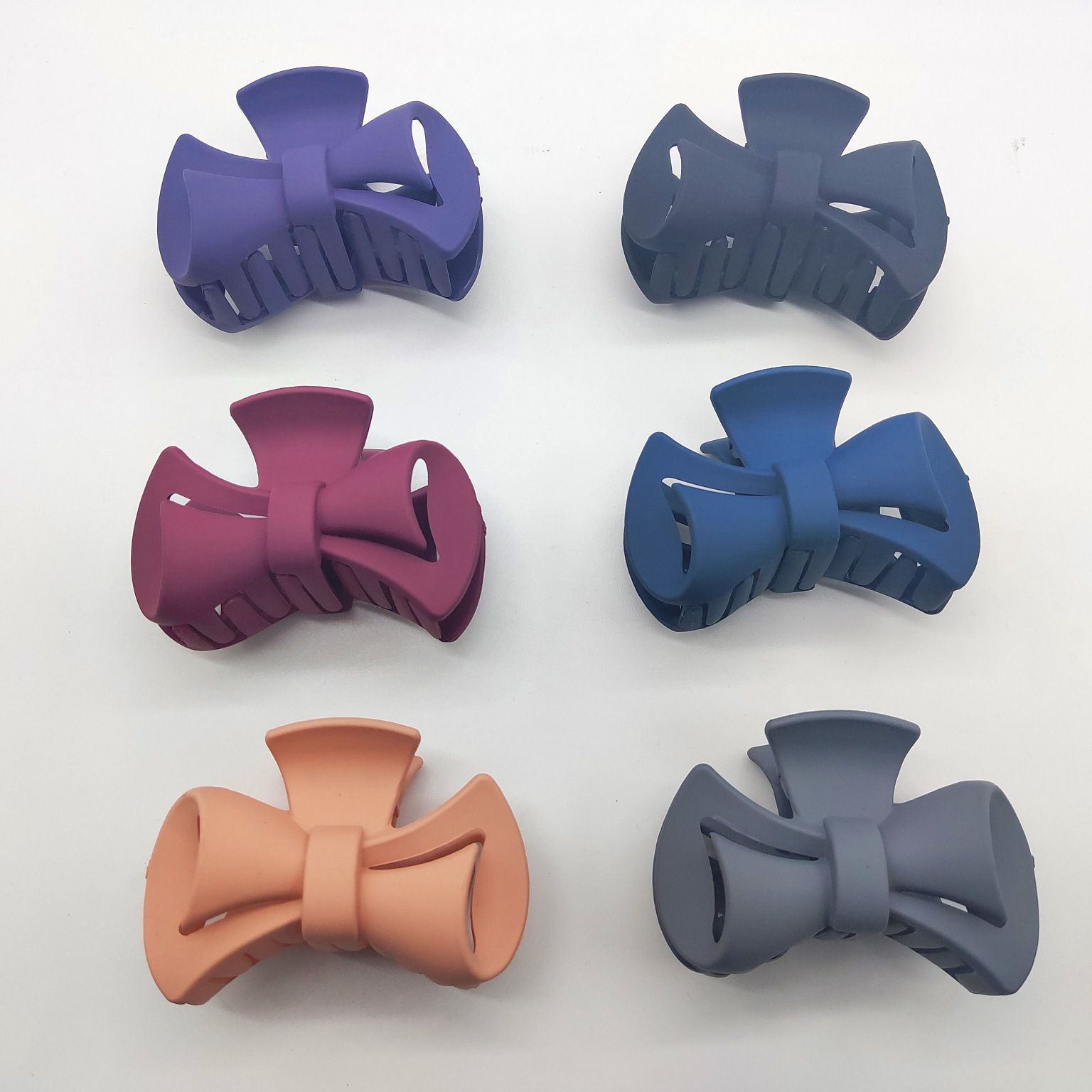 Hot summer frosted bath clip ladies hair hair ponytail plastic clip night market 1 yuan 2 yuan shop hair clip named \"supply\" Hot summer frosted bath clip ladies hair hair ponytail plastic clip night market 1 yuan 2 yuan shop hair clip named \"supply\"
