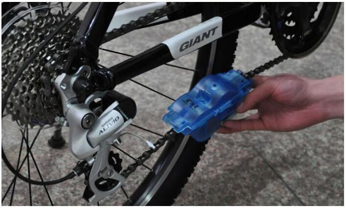 New Portable Bicycle Chain Cleaner Mountain Cycling Bike Clean Machine Brushes Scrubber Wash Tool Kits Outdoor Sports New Portable Bicycle Chain Cleaner Mountain Cycling Bike Clean Machine Brushes Scrubber Wash Tool Kits Outdoor Sports