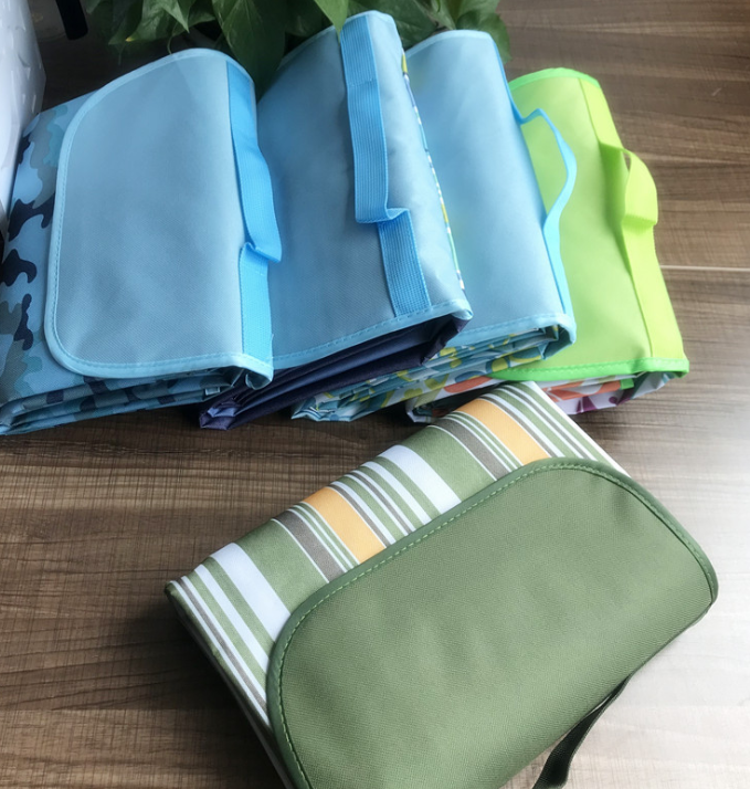 Picnic Mat Moisture Proof Pad Outdoor Supplies Tent Mat Grassland Mat Widened Outing Picnic Blanket 200*200 Large