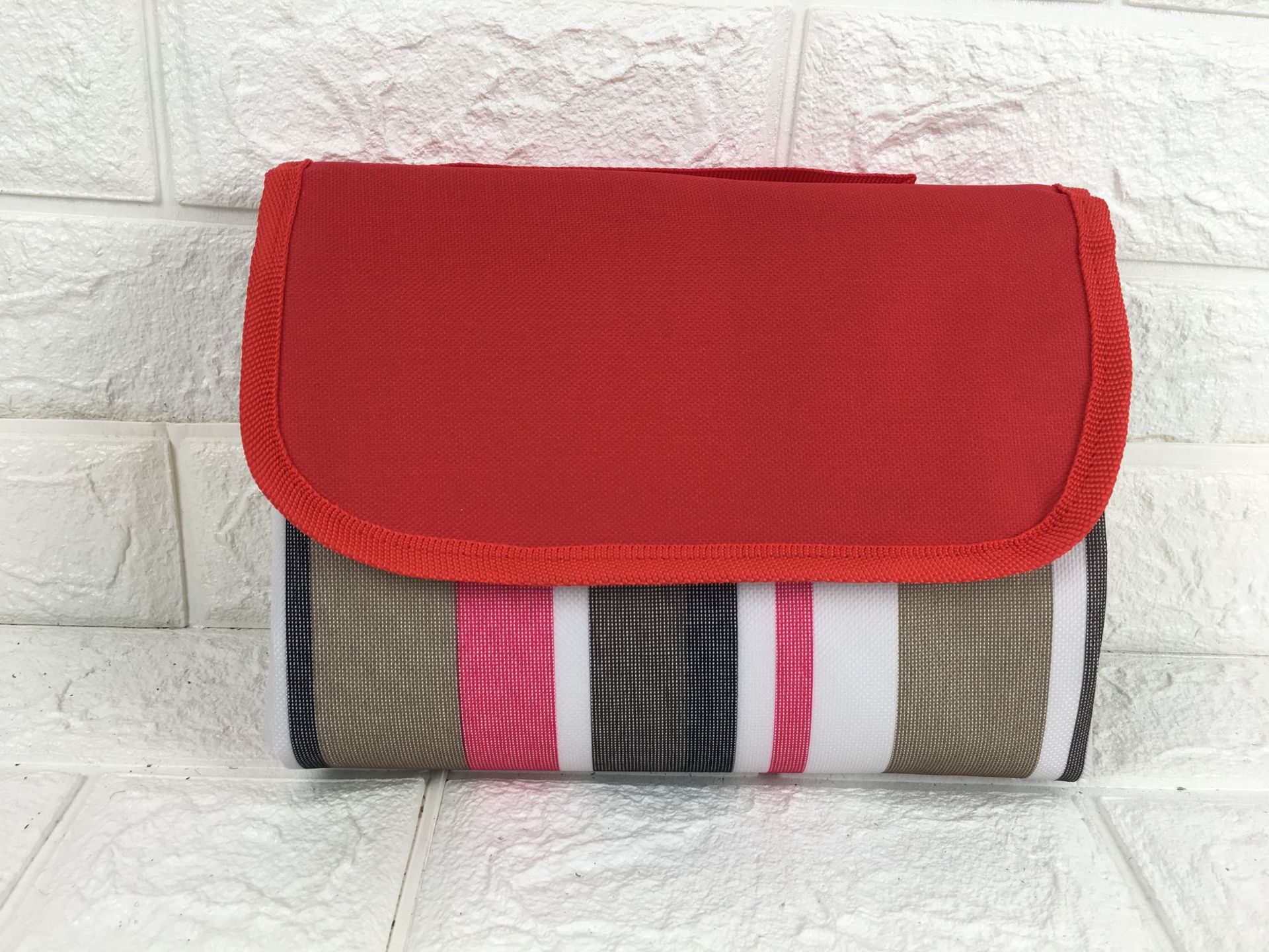 Outdoor Picnic Mat Moisture Proof Pad Fleece-Lined Thickened Picnic Floor Mat Waterproof Camping Mat Tent Picnic Blanket