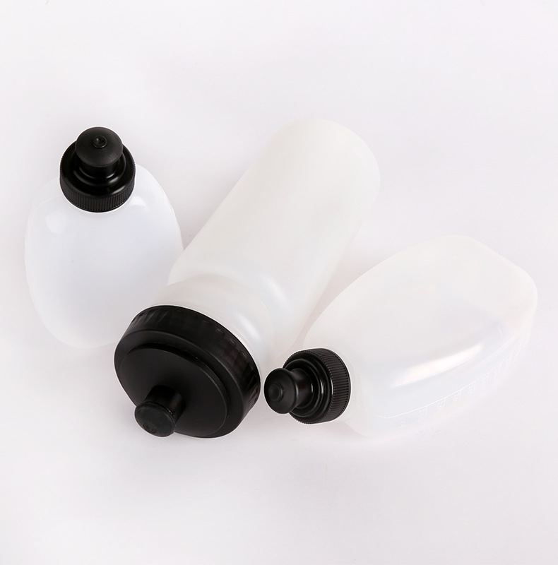 High Quality 620ml Waist Bag Kettle Large Capacity Plastic Material PE Kettle in Stock Whole