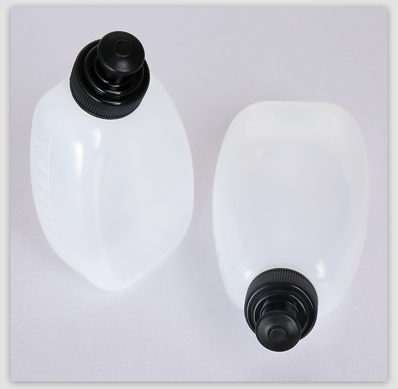 High Quality 620ml Waist Bag Kettle Large Capacity Plastic Material PE Kettle in Stock Whole