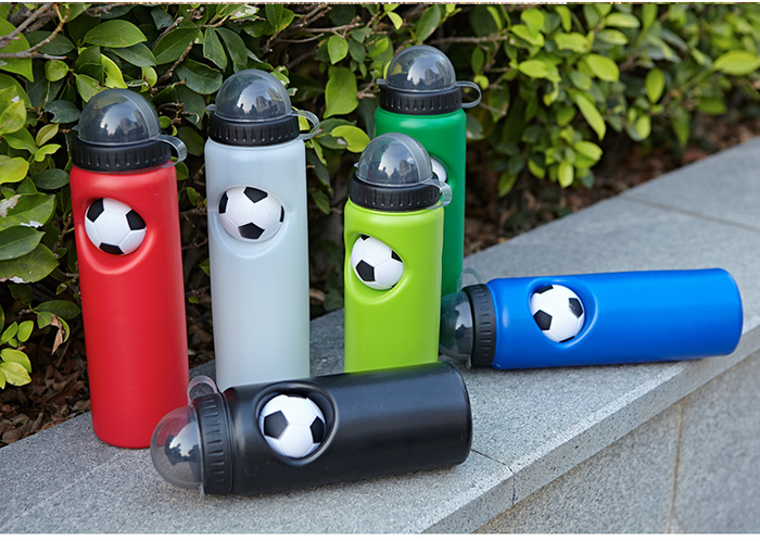 Factory direct outdoor roving driving one hand operation plastic cup sports cup wholesale custom Factory direct outdoor roving driving one hand operation plastic cup sports cup wholesale custom
