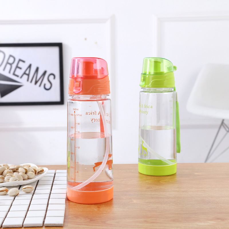 New Creative Sports Cup outdoor Portable Space Cup Large capacity Portable Plastic Straws Custom Gift Cup