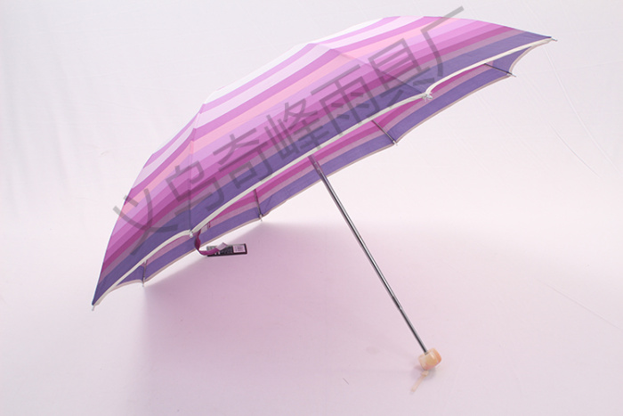 Umbrella Umbrella with a 3 - fold 8 p - 3620 - striped canopy gradient and 4 - segment 3 - fold Umbrella
