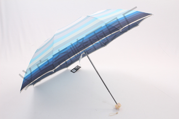 Umbrella Umbrella with a 3 - fold 8 p - 3620 - striped canopy gradient and 4 - segment 3 - fold Umbrella