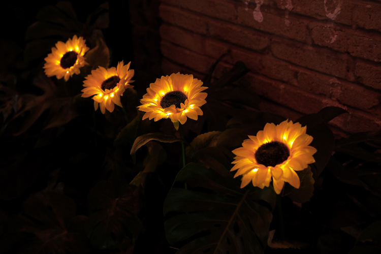 Lotus Lantern Solar Sunflower Simulation Lily Festive Lantern Common Calla Garden Lamp Chrysanthemum Rose Lawn Lamp