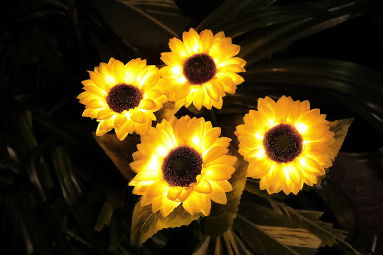 Lotus Lantern Solar Sunflower Simulation Lily Festive Lantern Common Calla Garden Lamp Chrysanthemum Rose Lawn Lamp