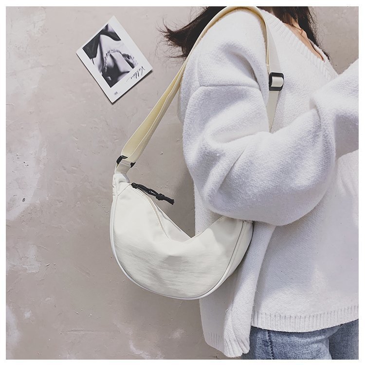 2021 Spring New Fashion Waist Bag Sports Bag Large Capacity Waterproof Bag Men and Women Simple Bag