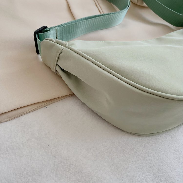 2021 Spring New Fashion Waist Bag Sports Bag Large Capacity Waterproof Bag Men and Women Simple Bag