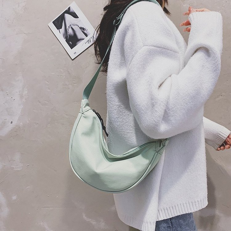 2021 Spring New Fashion Waist Bag Sports Bag Large Capacity Waterproof Bag Men and Women Simple Bag