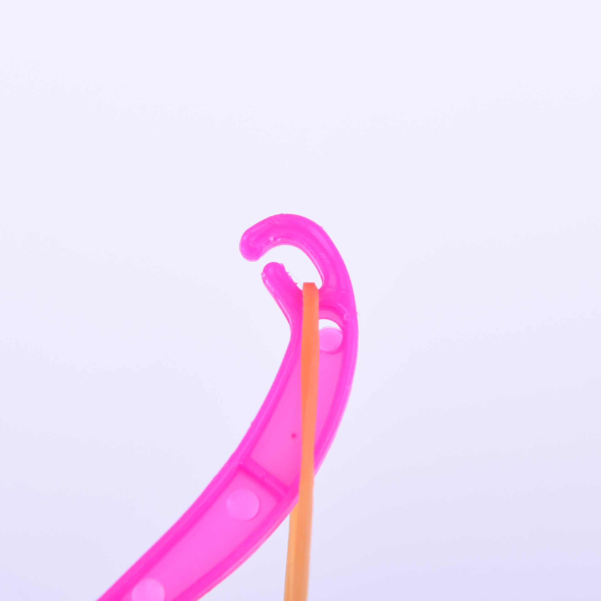 Children&#039;s toy sells plastic shooting bow and arrow around the kindergarten campus gifts soft slingshot toys