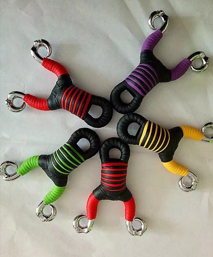 All kinds of plastic slingshot wood slingshot iron slingshot alloy All kinds of plastic slingshot wood slingshot iron slingshot alloy