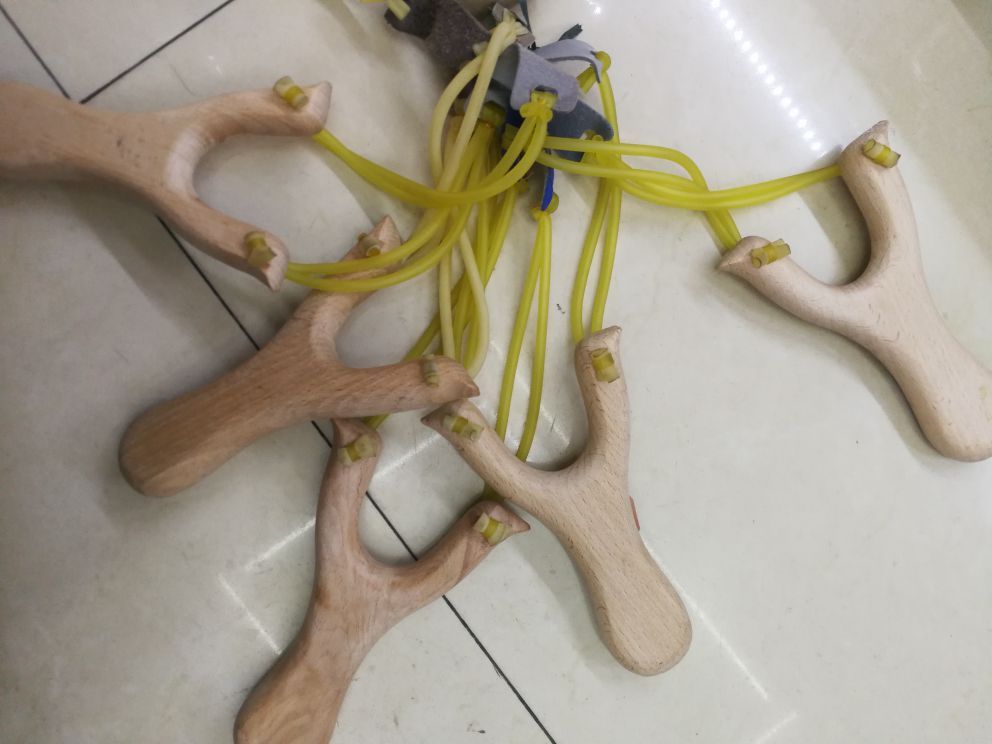 Outdoor sports various iron slingshot plastic slingshot toy wooden slingshot Outdoor sports various iron slingshot plastic slingshot toy wooden slingshot