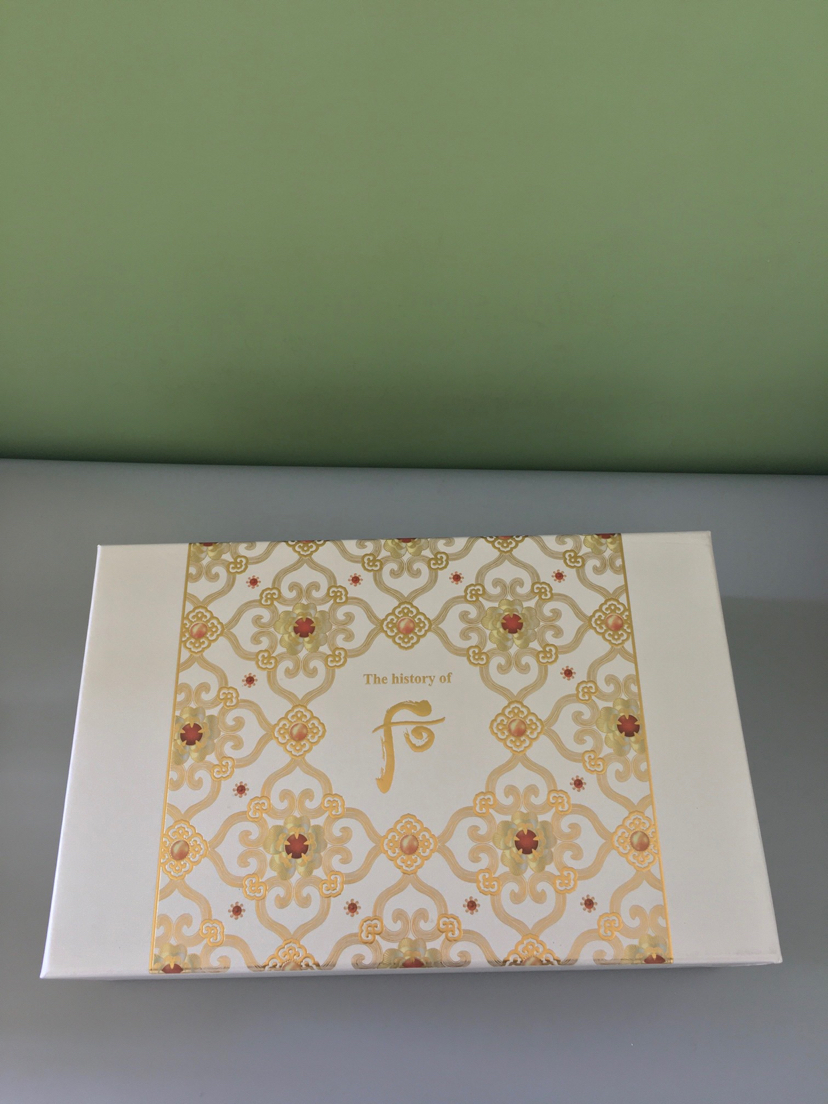 Whoo Whitening Box Cover Intrazone Numbers, with Facial Wipe + Gift Bag