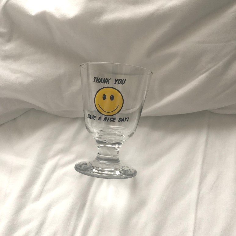 Korean Ins Celebrity Inspired Smiley Face Glass Cup Cute Smiling Mousse Tray Milk Juice Ice Cream Cup Goblet