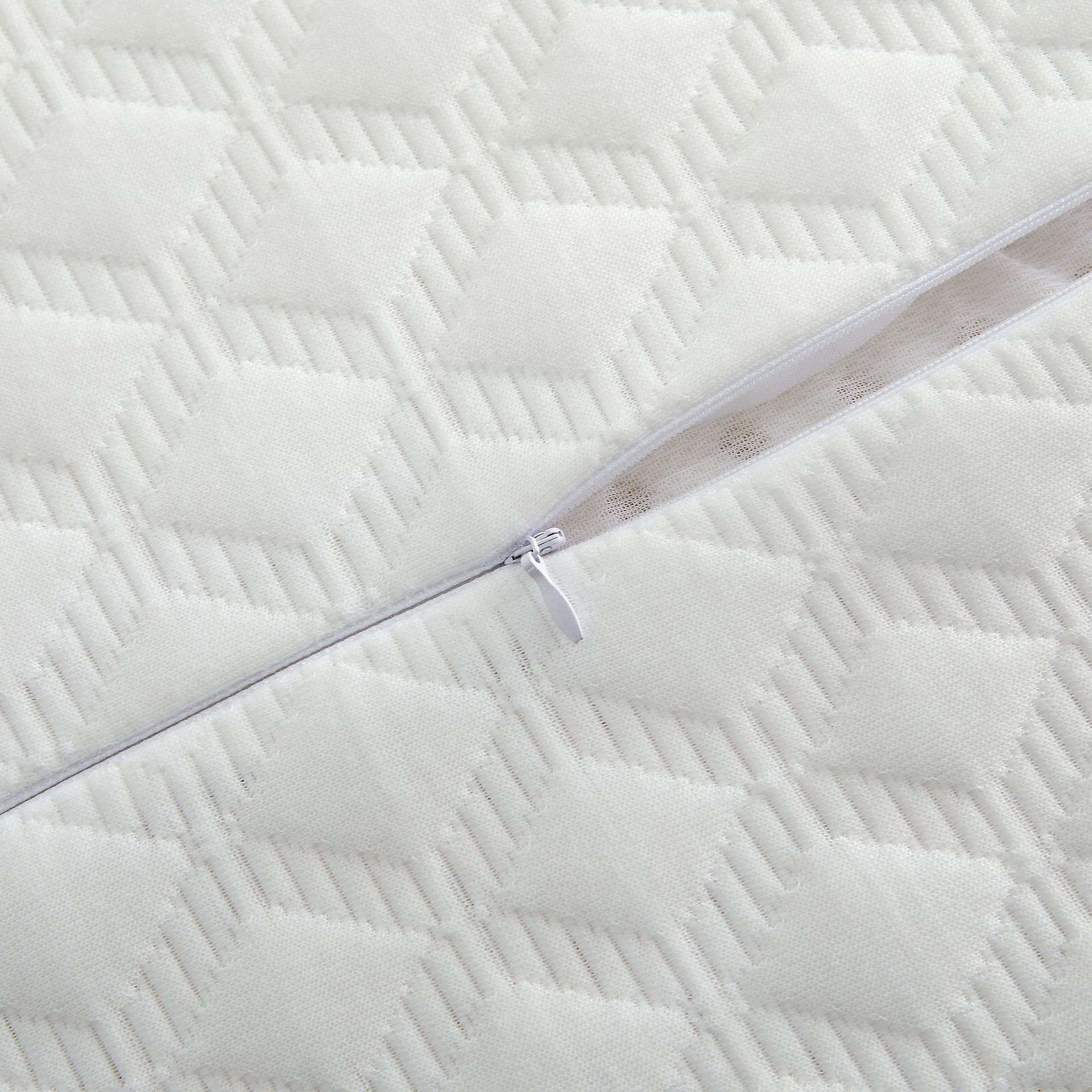 Factory Direct Supply Natural Latex Pillow Large Particles Height Massage Pillow Support OEM