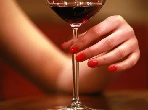 Zhongmai French Imported Channel and Suda Dry Red Wine 750ml Zhongmai French Imported Channel and Suda Dry Red Wine 750ml