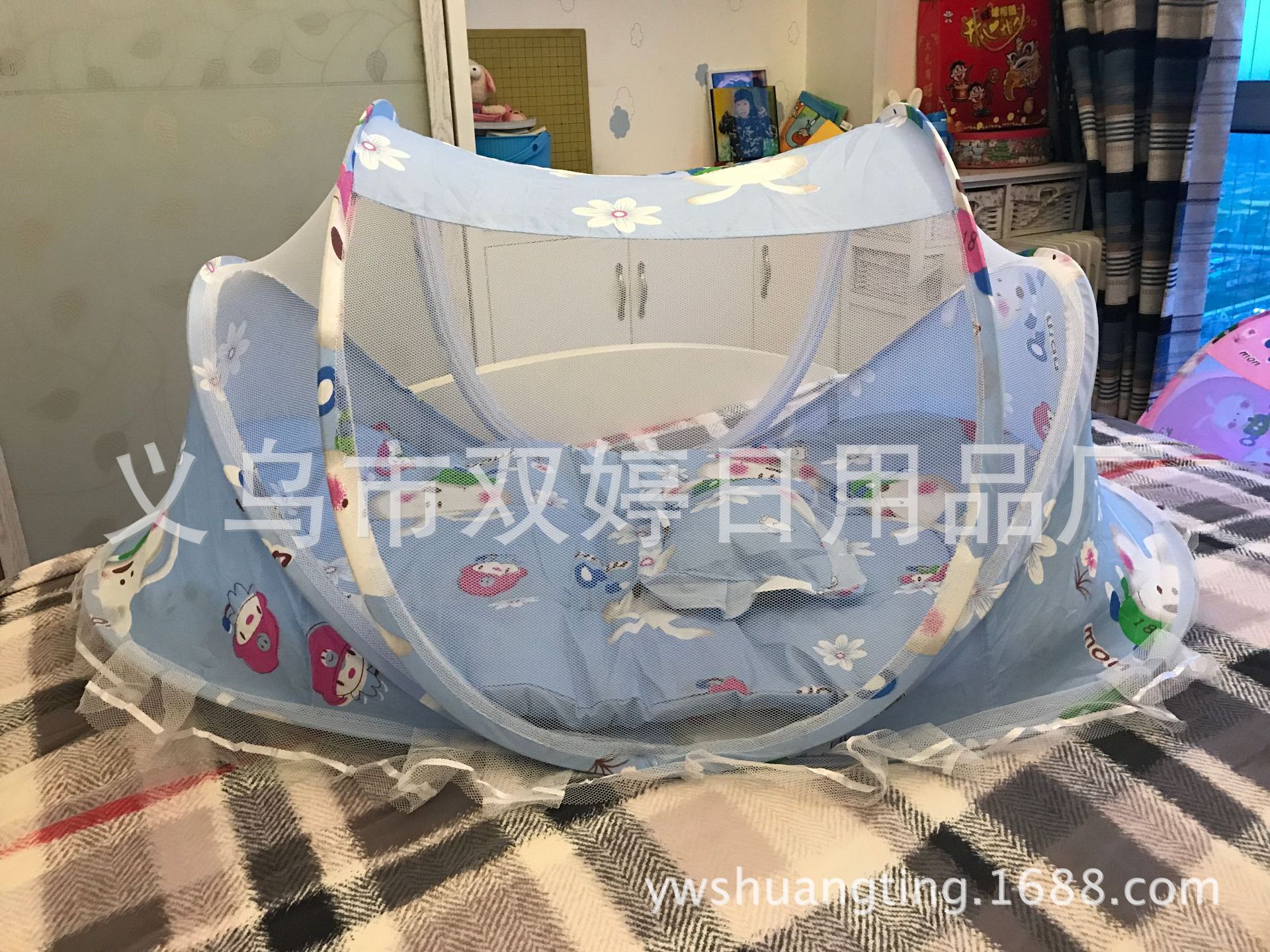 Summer folding baby mosquito net, baby mosquito net to send pillow fabric plus music