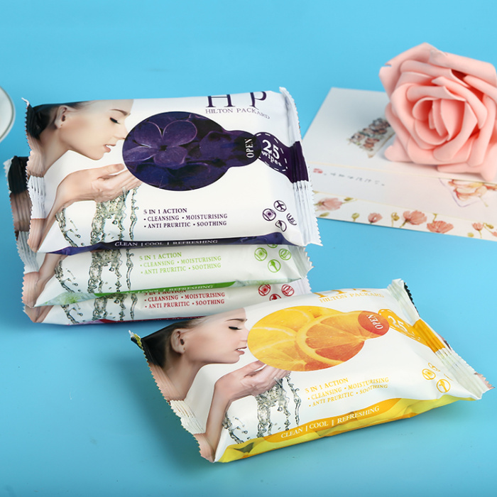 Hand and mouth wet towel paper wet tissue soft skin wet towel portable small bag.