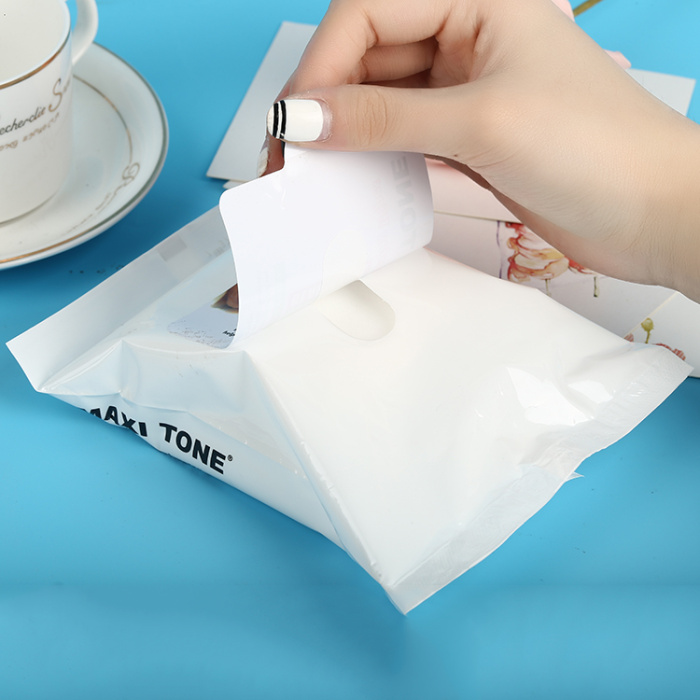 Hand and mouth wet towel paper wet tissue soft skin wet towel portable small bag. Hand and mouth wet towel paper wet tissue soft skin wet towel portable small bag.