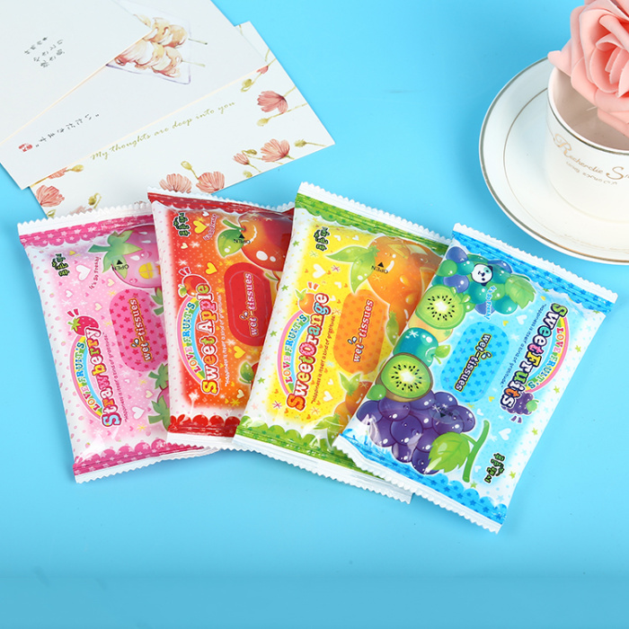 Hand and mouth wet towel paper wet tissue soft skin wet towel portable small bag.