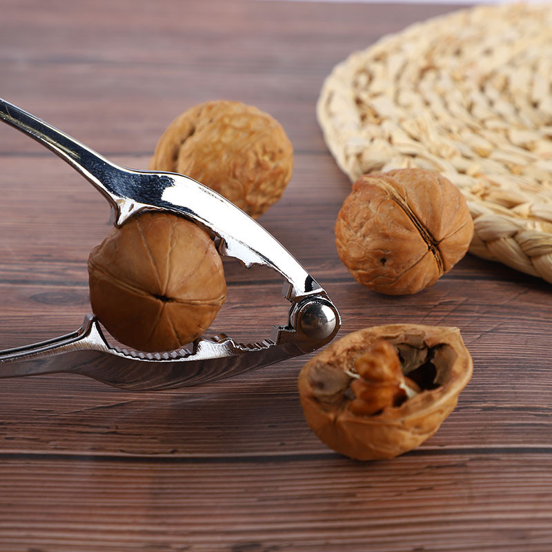 Multifunctional Zinc Alloy Walnut Cracker Siberian Hazelnut Pine Nuts Nut Pliers 70G Household Nutcracker Whole Custom