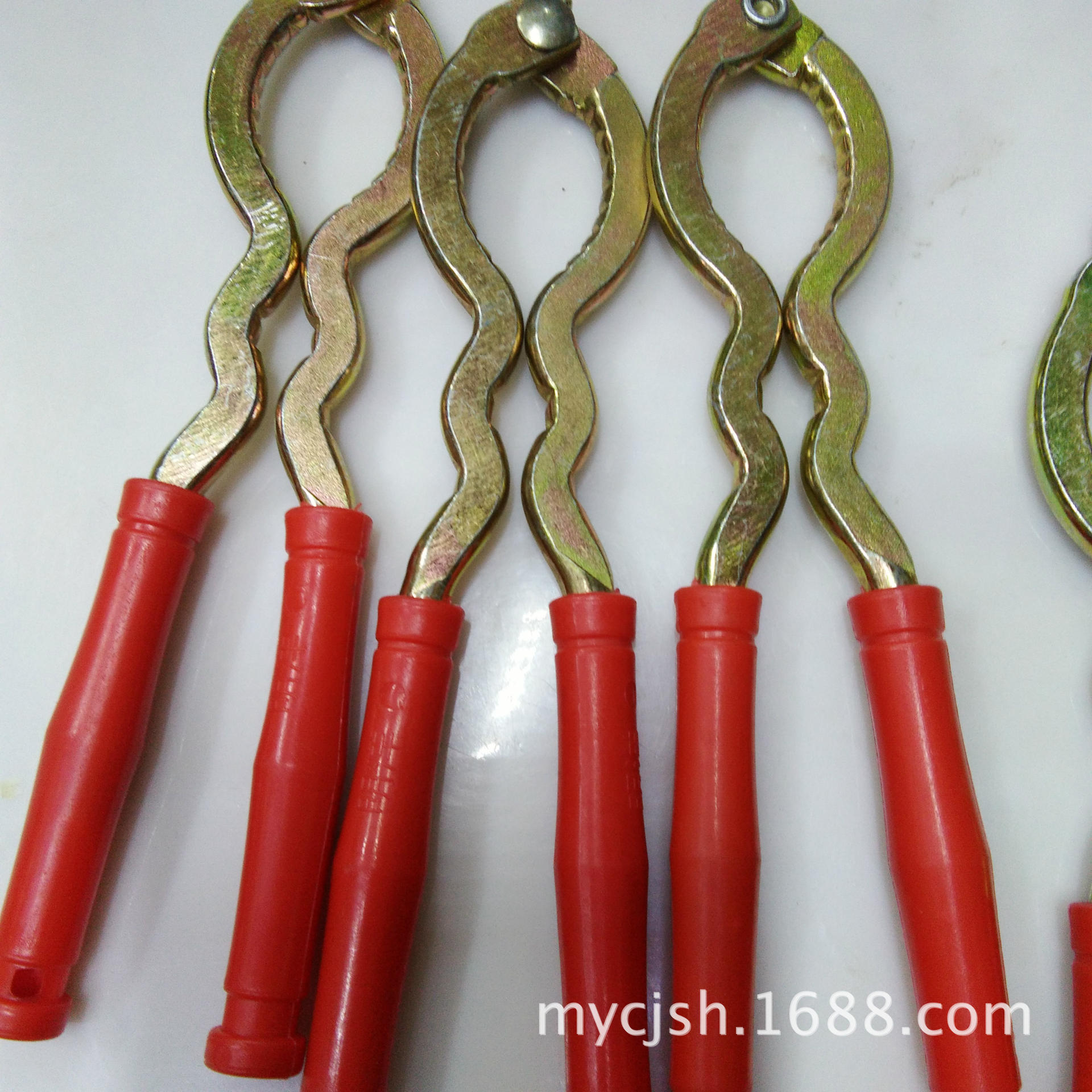 Walnut Cracker Red Handle Nut Pliers Spring Walnut Cracker Pine Nuts Siberian Hazelnut Clip Walnut Cracker