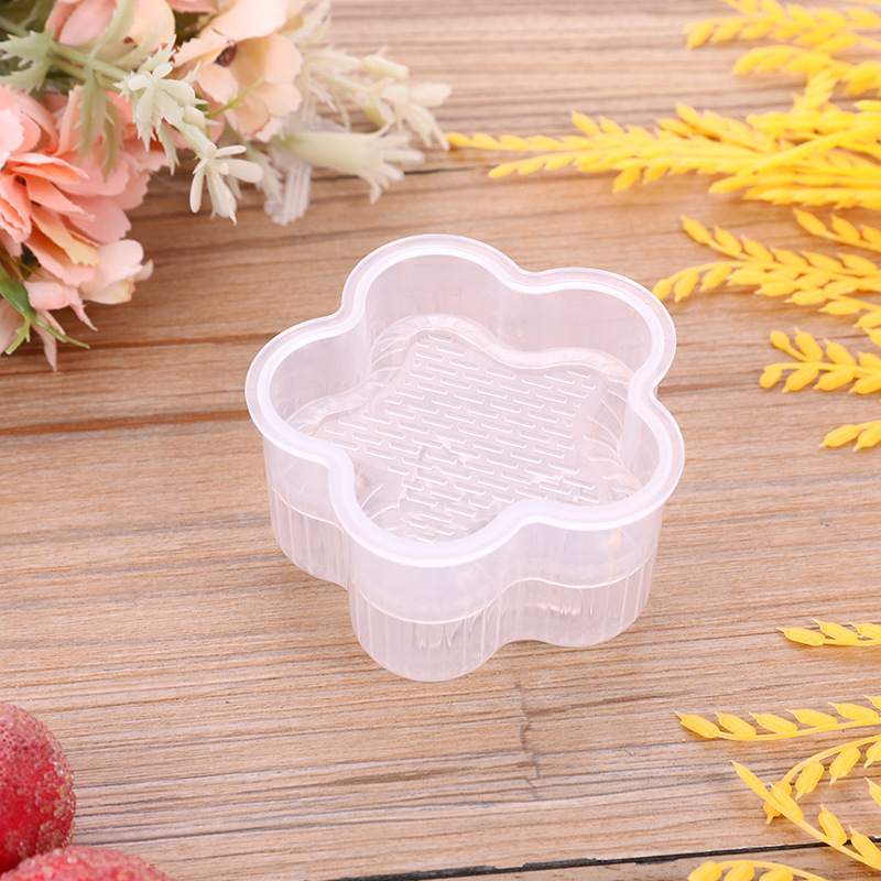 Creative Cartoon Shape Triangle Rice Ball Mold Household Children's Rice Bento Mold DIY Seaweed Sushi Mold Creative Cartoon Shape Triangle Rice Ball Mold Household Children's Rice Bento Mold DIY Seaweed Sushi Mold