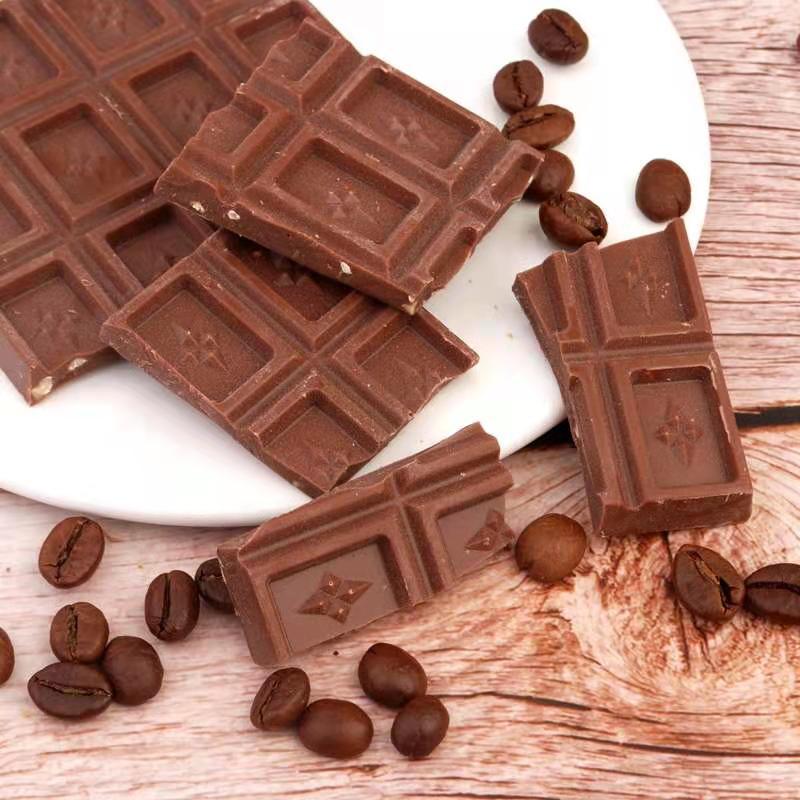 Russian Imported Castle Chocolate 80G Siberian Hazelnut Sandwich Milk Nuts Row Casual Snacks 4 Yuan Free Shipping