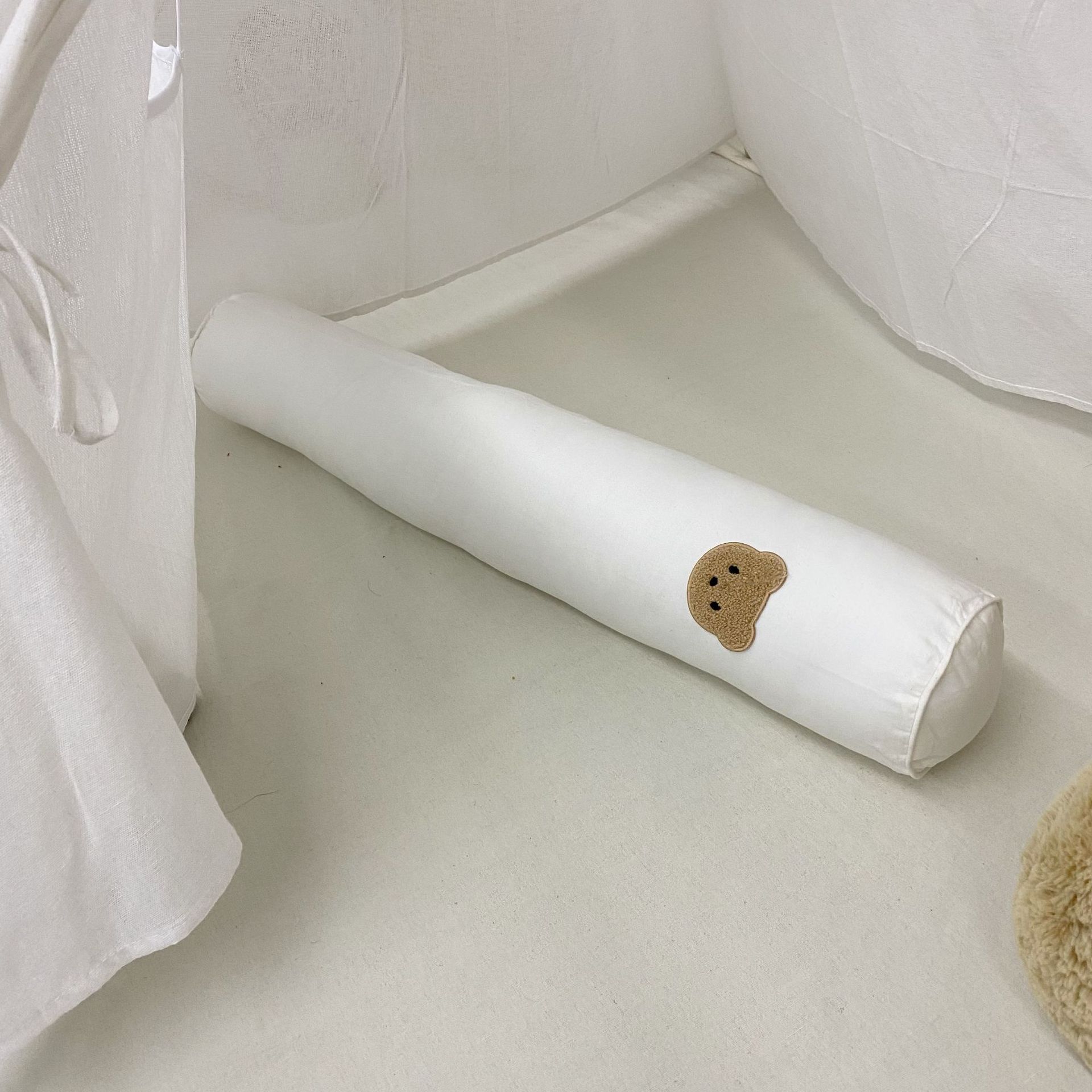 Korean Ins Infant Soothing Pillow Cylindrical Anti-Collision Soothing Pillow Baby Pillow Side Sleeping Bear Bed Fence