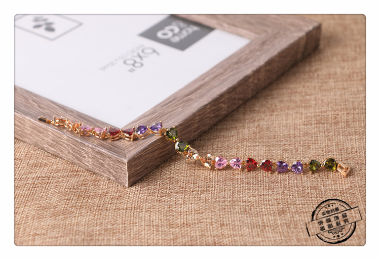 Mixed color imported 4A zircon plating genuine gold quality pure copper quality four-leaf clover bracelet Mixed color imported 4A zircon plating genuine gold quality pure copper quality four-leaf clover bracelet