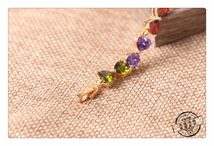 Mixed color imported 4A zircon plating genuine gold quality pure copper quality four-leaf clover bracelet Mixed color imported 4A zircon plating genuine gold quality pure copper quality four-leaf clover bracelet